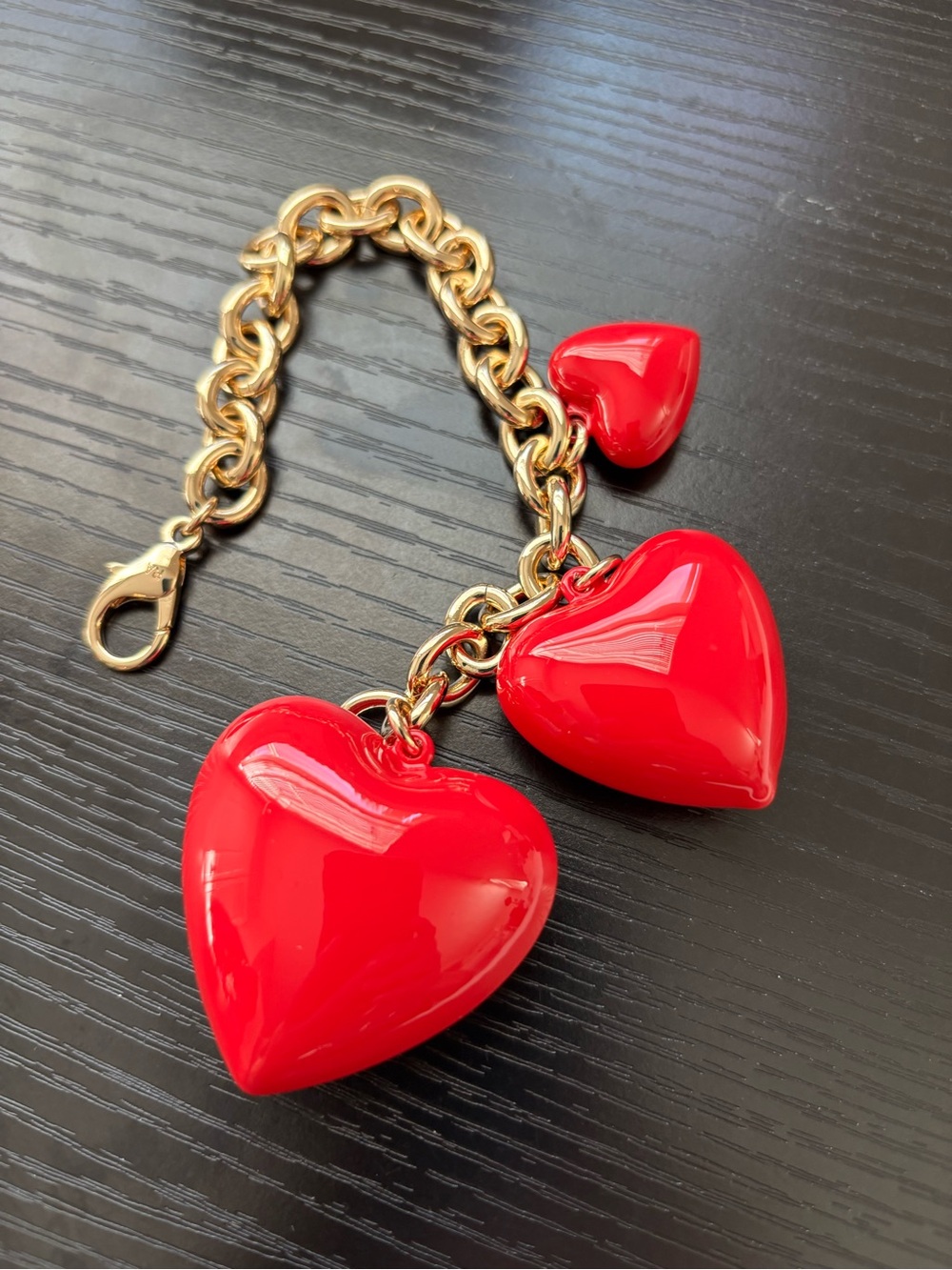 NWOT Roxanne Assoulin Gold Chain Bracelet with Red Heart Charms